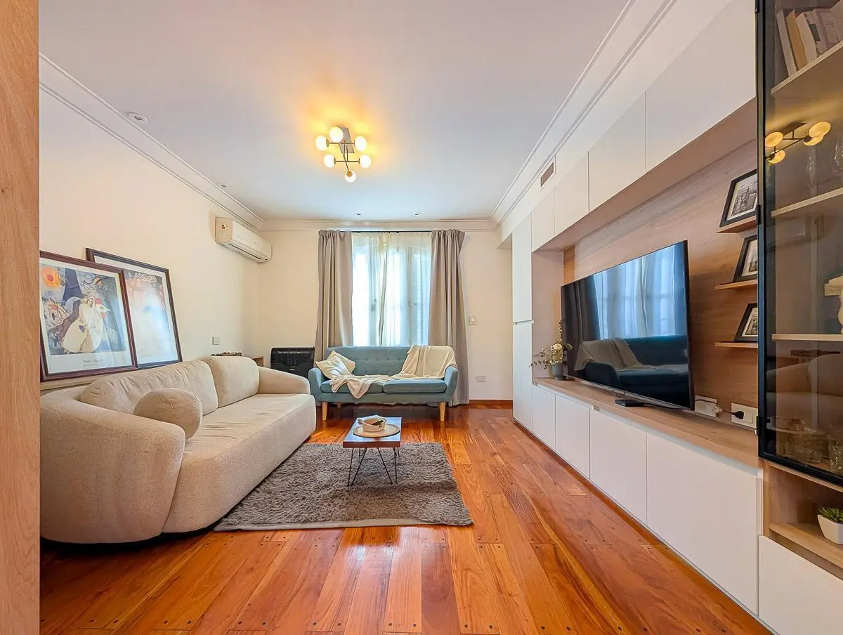 Espléndida Casa en venta frente Club Plaza Rosario 4