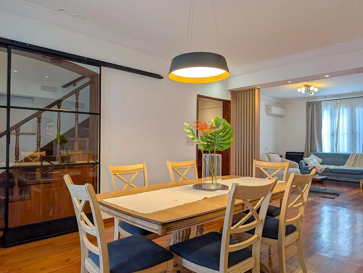 Espléndida Casa en venta frente Club Plaza Rosario 3
