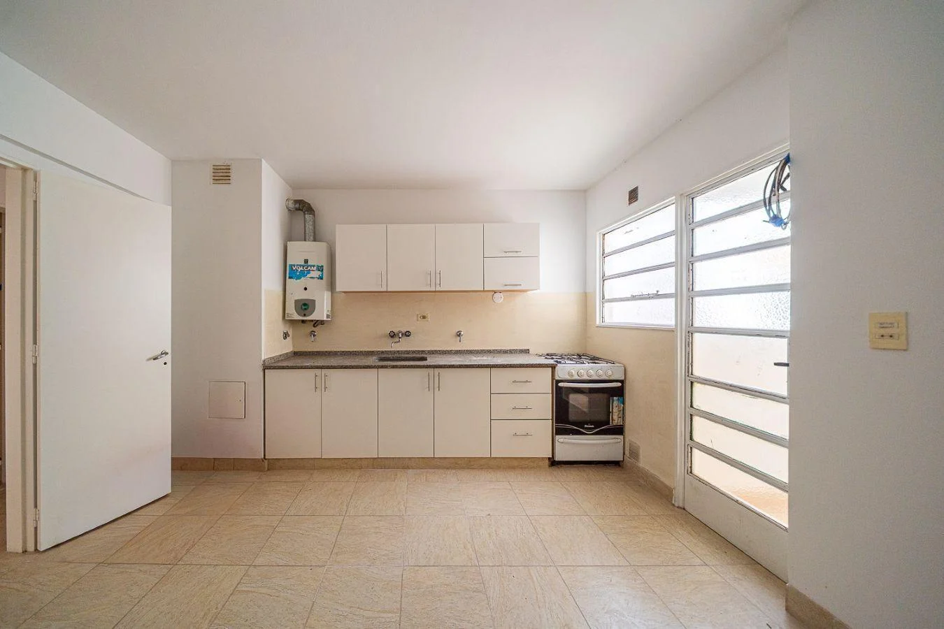 Foto de Departamento en venta de 3 dormitorios 3 de Febrero y Entre Rios en, imagen 2