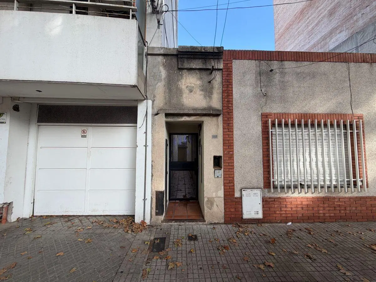 Casa de pasillo de 2 dormitorios en venta Rosario 2