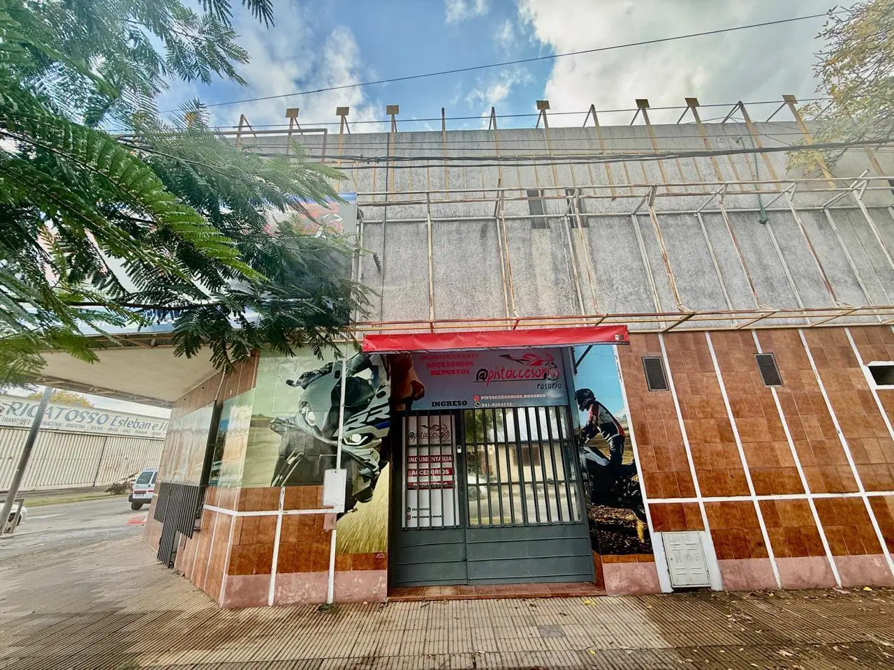 Galpón con Local en venta en Rosario 4