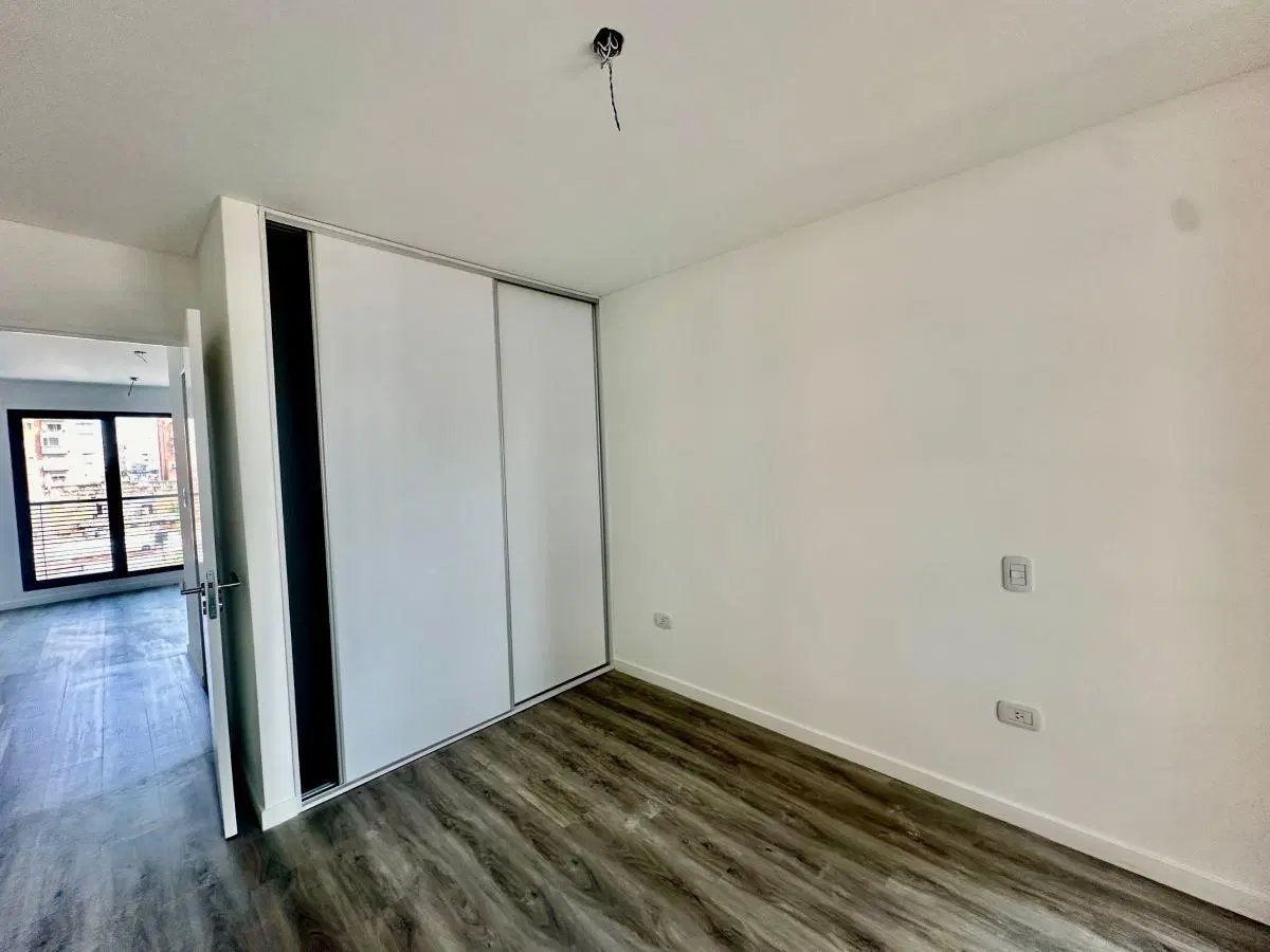 Departamento en venta de 1 dormitorio en Italia y San Juan, Rosario 2