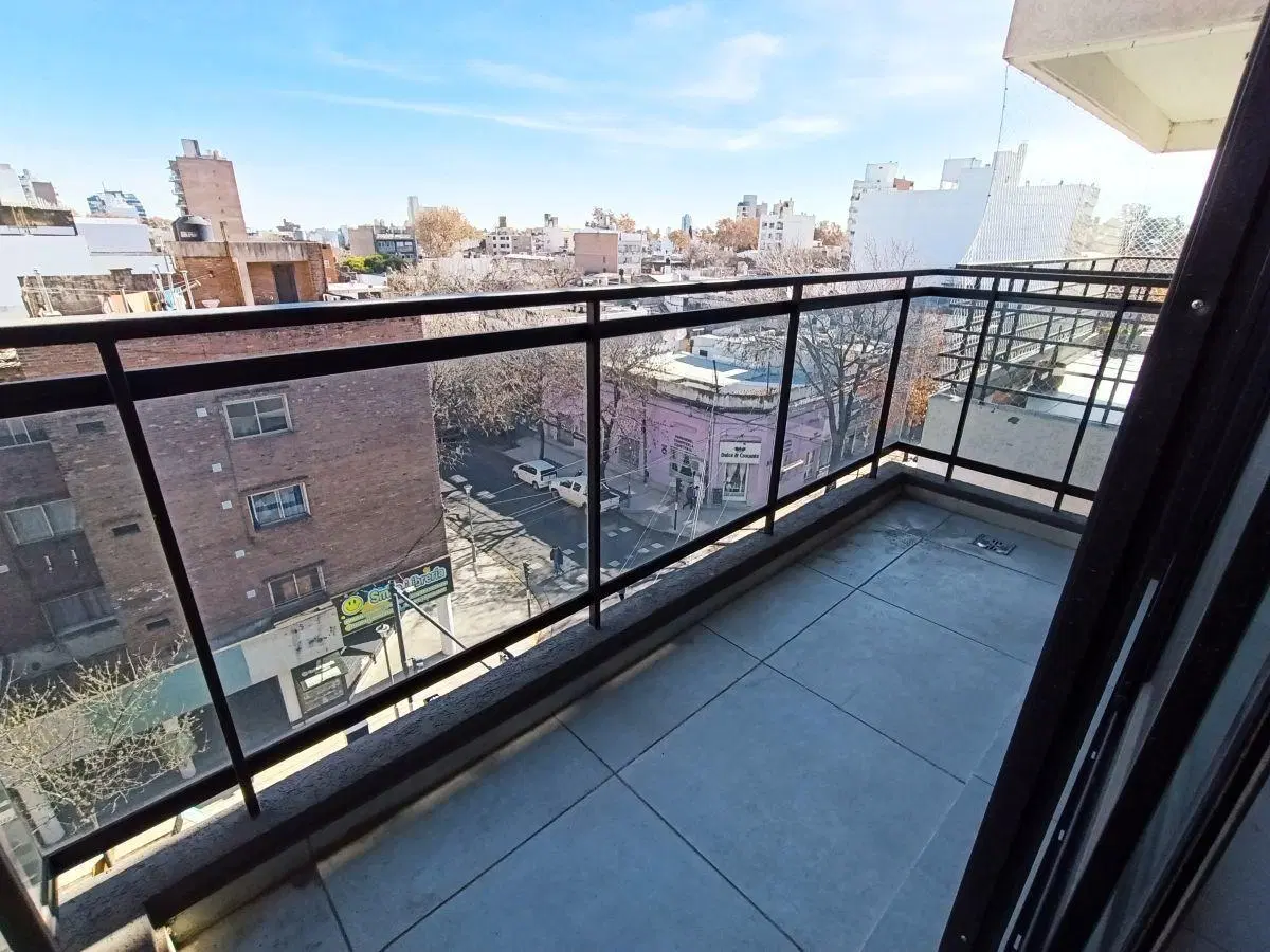 Monoambiente enorme en venta zona facultad medicina 8