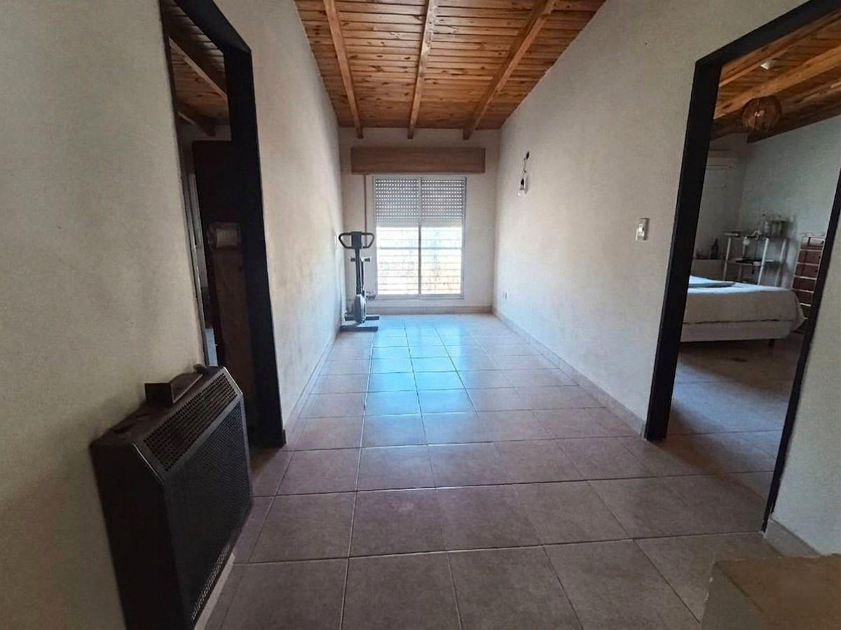 Foto de Casa de 2 dormitorios en Venta en Balcarce y Bv Segui, Rosario, imagen 3