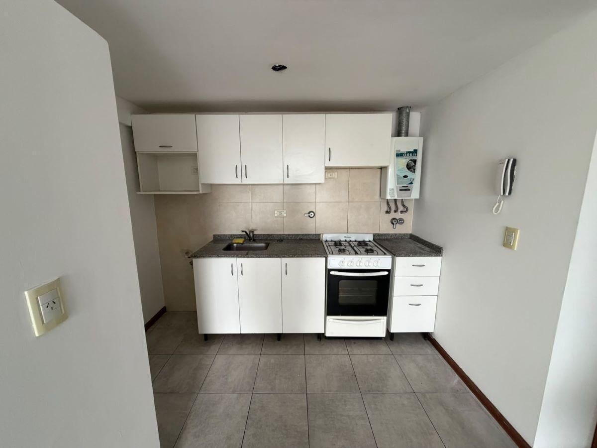 Foto de Departamento en Alquiler de 1 dormitorio Echesortu, imagen 3
