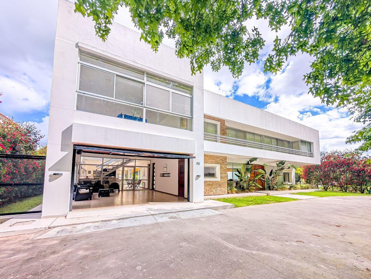 Foto de Casa de 5 dormitorios en venta en Club de Campo, Los Alamos. Ibarlucea, imagen 4