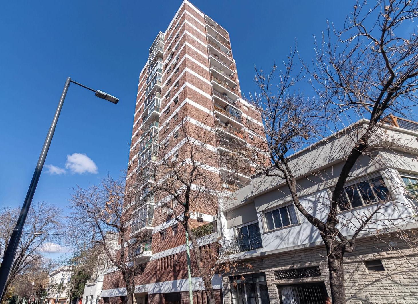 Venta de Departamento 4 Ambientes con Cochera con Vista al Parque Saavedra