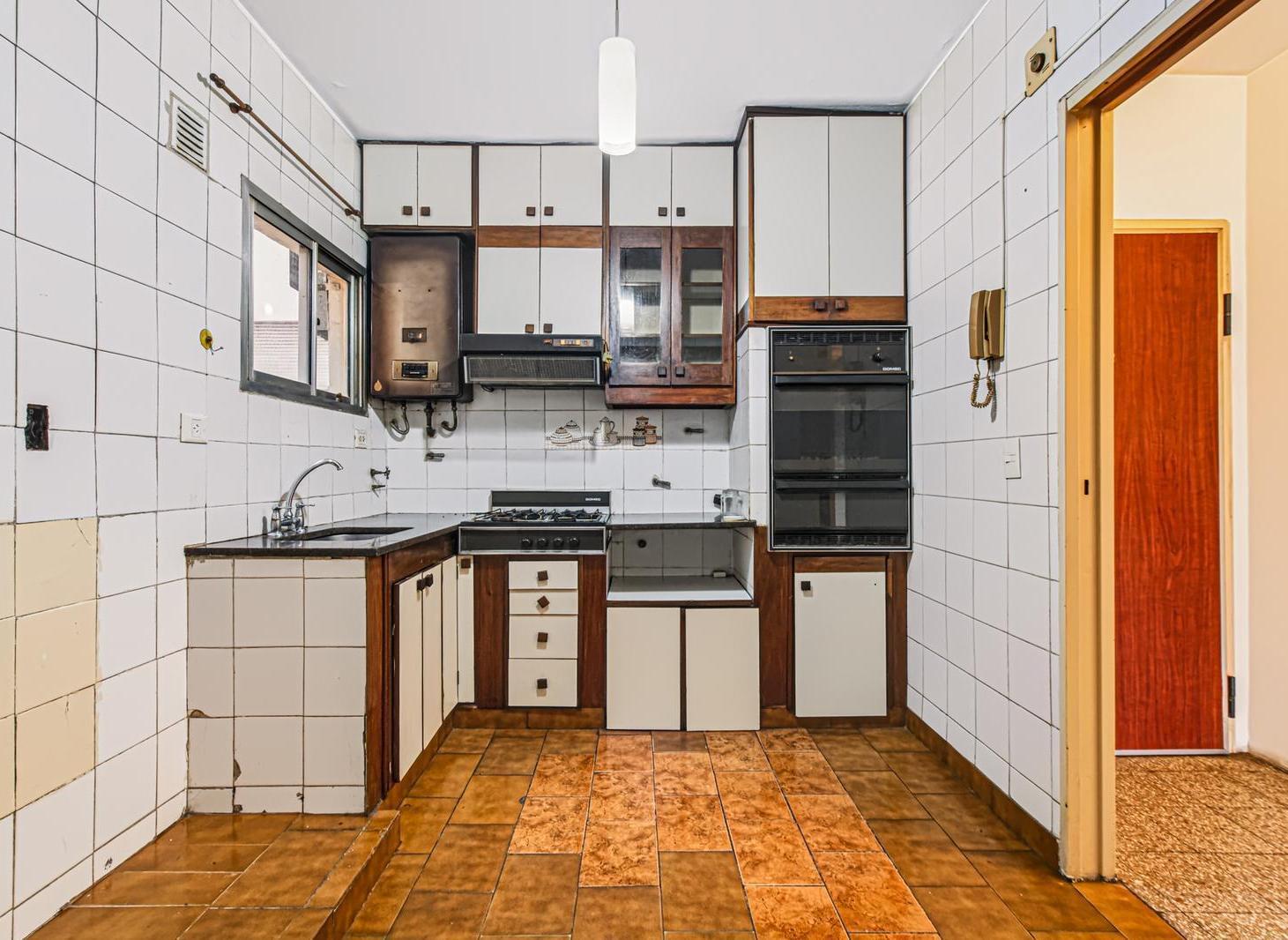 Foto de Venta departamento 4 ambientes con balcón al frente en San Cristóbal, imagen 1