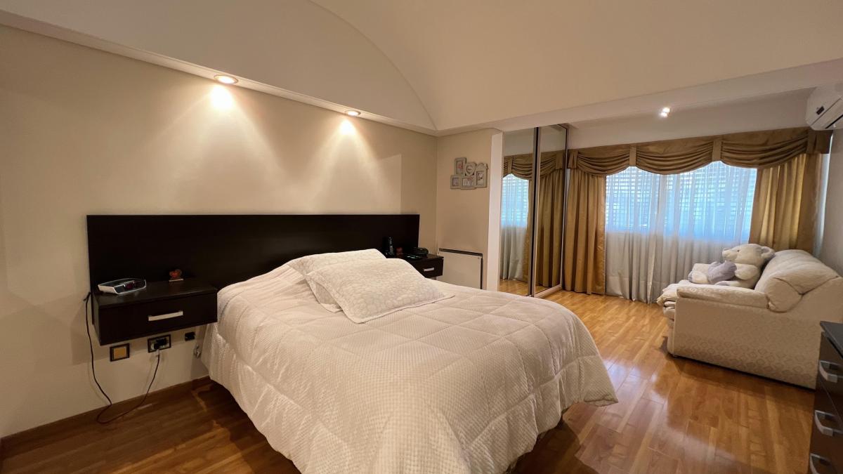 Espectacular Casa con Pileta 5