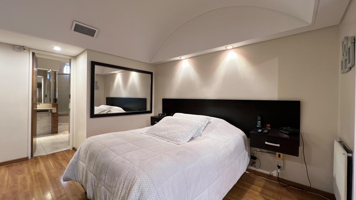 Espectacular Casa con Pileta 2
