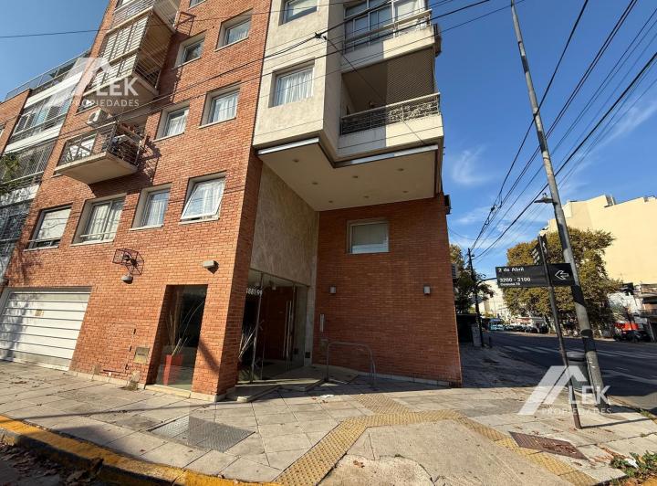 DEPARTAMENTO 3 AMB EN VILLA DEL PARQUE, PISO ALTO.APTO CREDITO 5