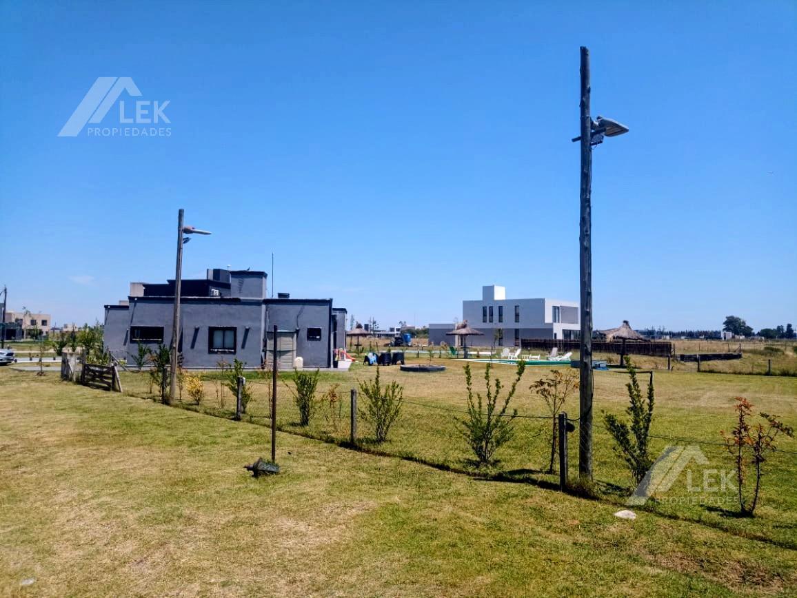 VENTA DE LOTE A LAGUNA- SECTOR LACUS - BARRIO CERRADO - TIEMPOS DE CANNING - PTE PERON