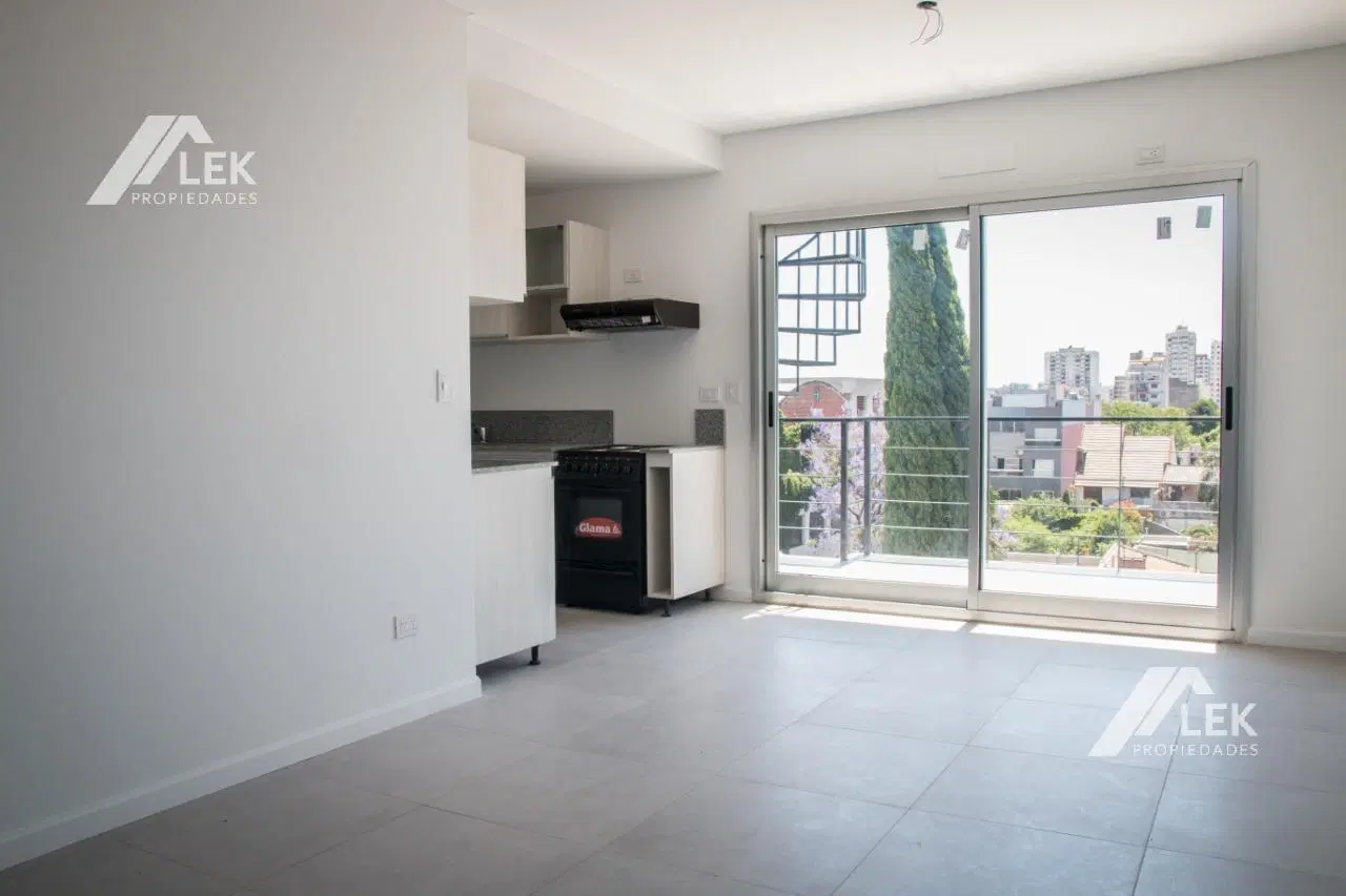 SEMIPISO DUPLEX 2 AMBIENTES , VENTA COCHERA COGHLAN, TERRAZA Y PARRILLA 4