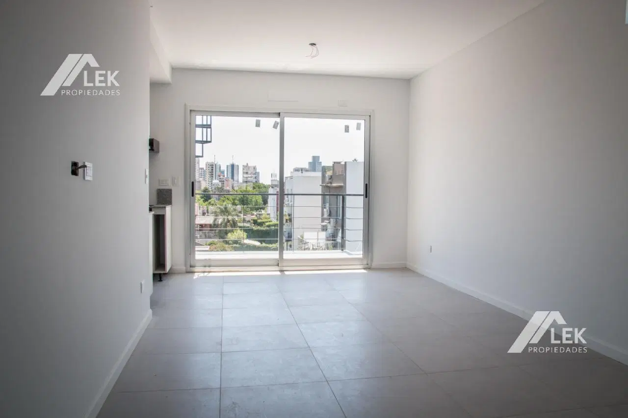 SEMIPISO DUPLEX 2 AMBIENTES , VENTA COCHERA COGHLAN, TERRAZA Y PARRILLA 1