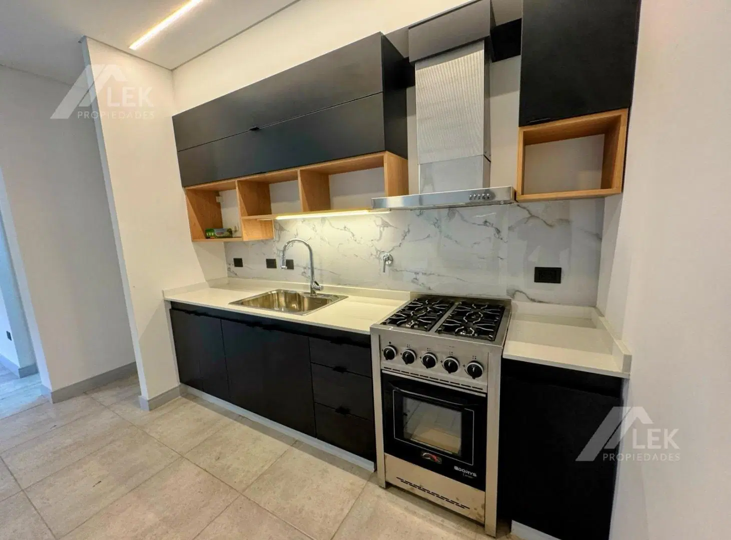 Casa duplex 3 ambientes, en Benavidez,  VENTA excelente  calidad constructiva 2