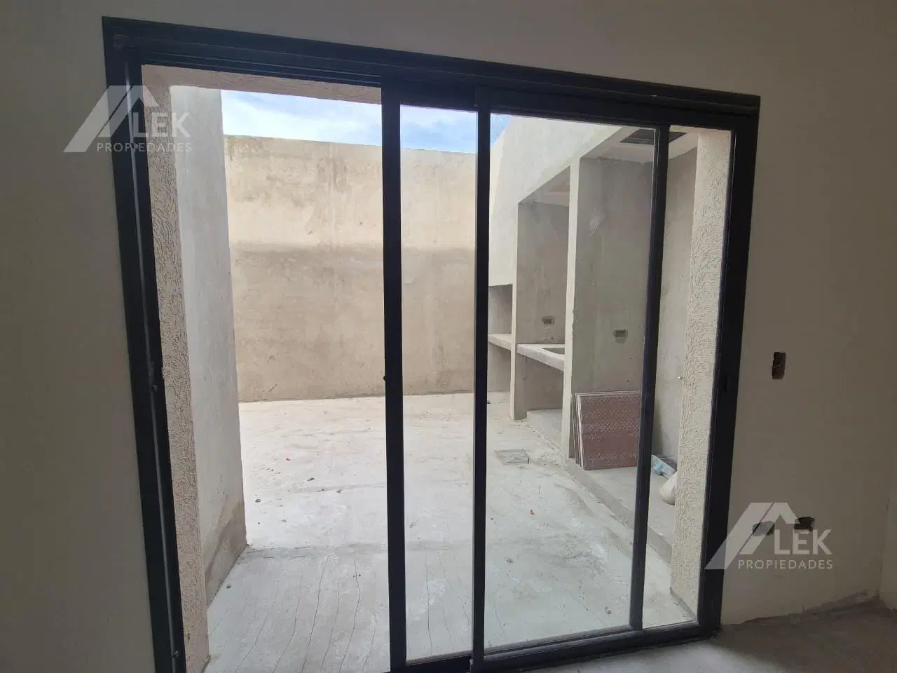 Casa duplex 3 ambientes, en Benavidez,  VENTA excelente  calidad constructiva 3
