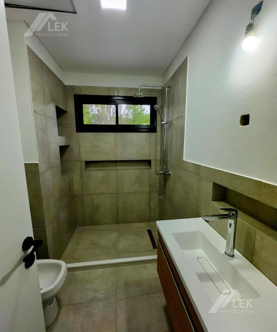 Casa duplex 3 ambientes, en Benavidez,  VENTA excelente  calidad constructiva 8