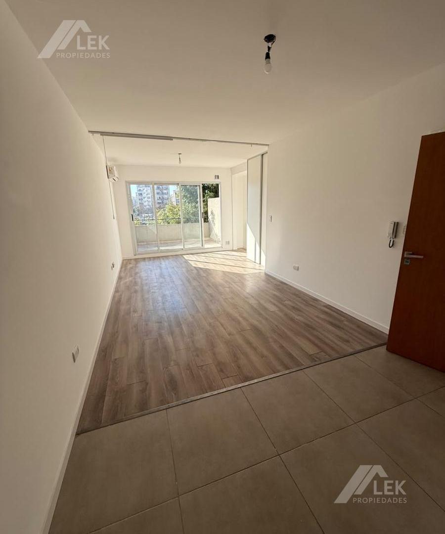 Foto de DEPARTAMENTO MONOAMBIENTE DIVISIBLE ,VENTA VILLA PUEYREEDON APTO CREDITO, imagen 2