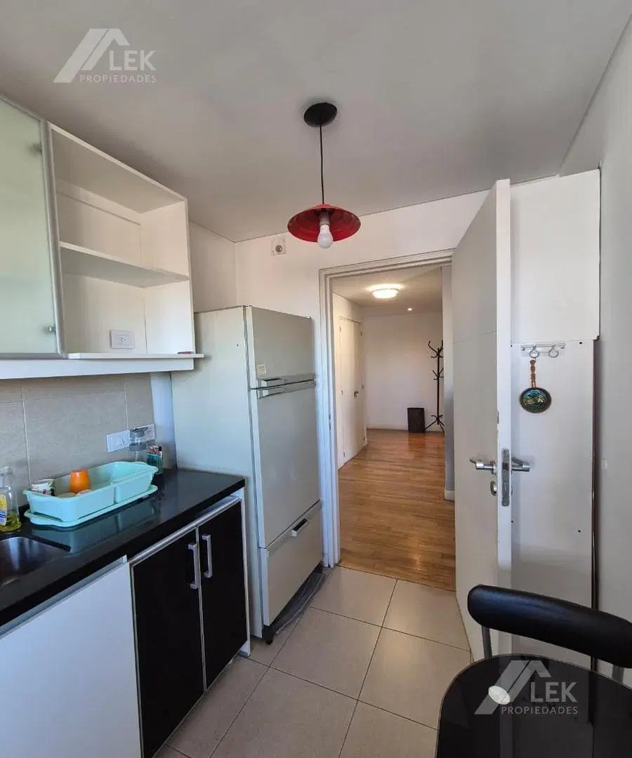 DEPARTAMENTO TRES AMBIENTES, VENTA, OLIVOS, COCHERA,  CATEGORIA 5
