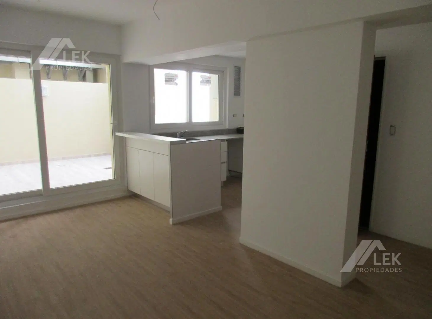 DEPARTAMENTO MON0AMBIENTE ALQUILER VILLA CRESPO PATIO 15 mts2 2