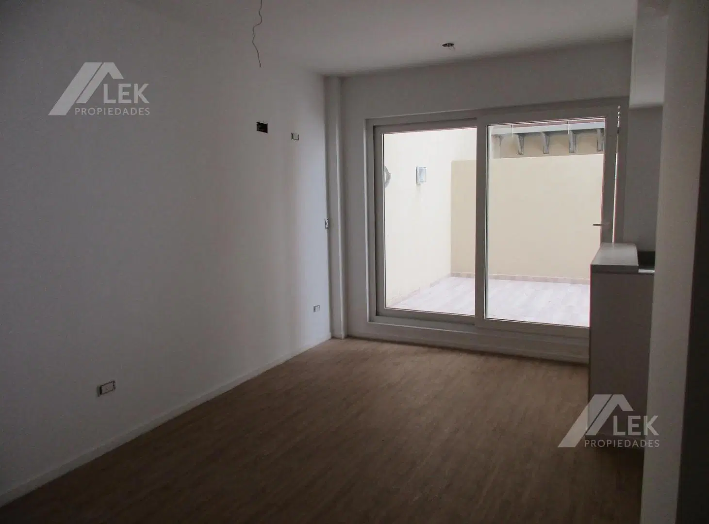DEPARTAMENTO MON0AMBIENTE ALQUILER VILLA CRESPO PATIO 15 mts2 4
