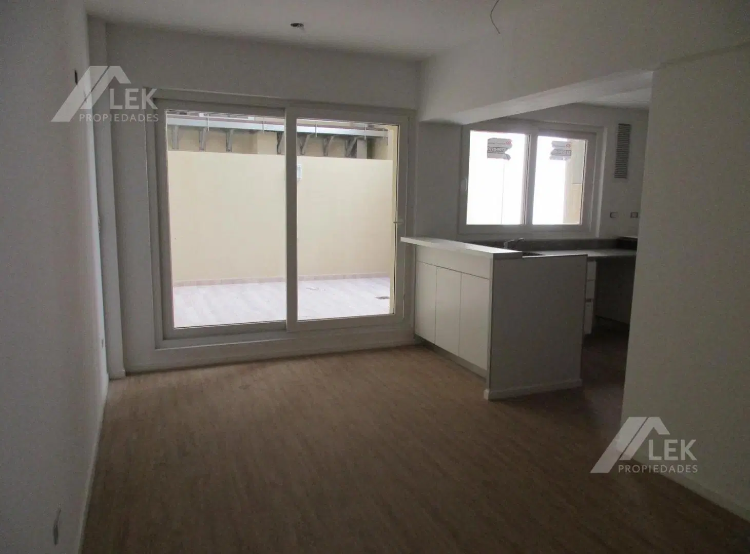 DEPARTAMENTO MON0AMBIENTE ALQUILER VILLA CRESPO PATIO 15 mts2 3