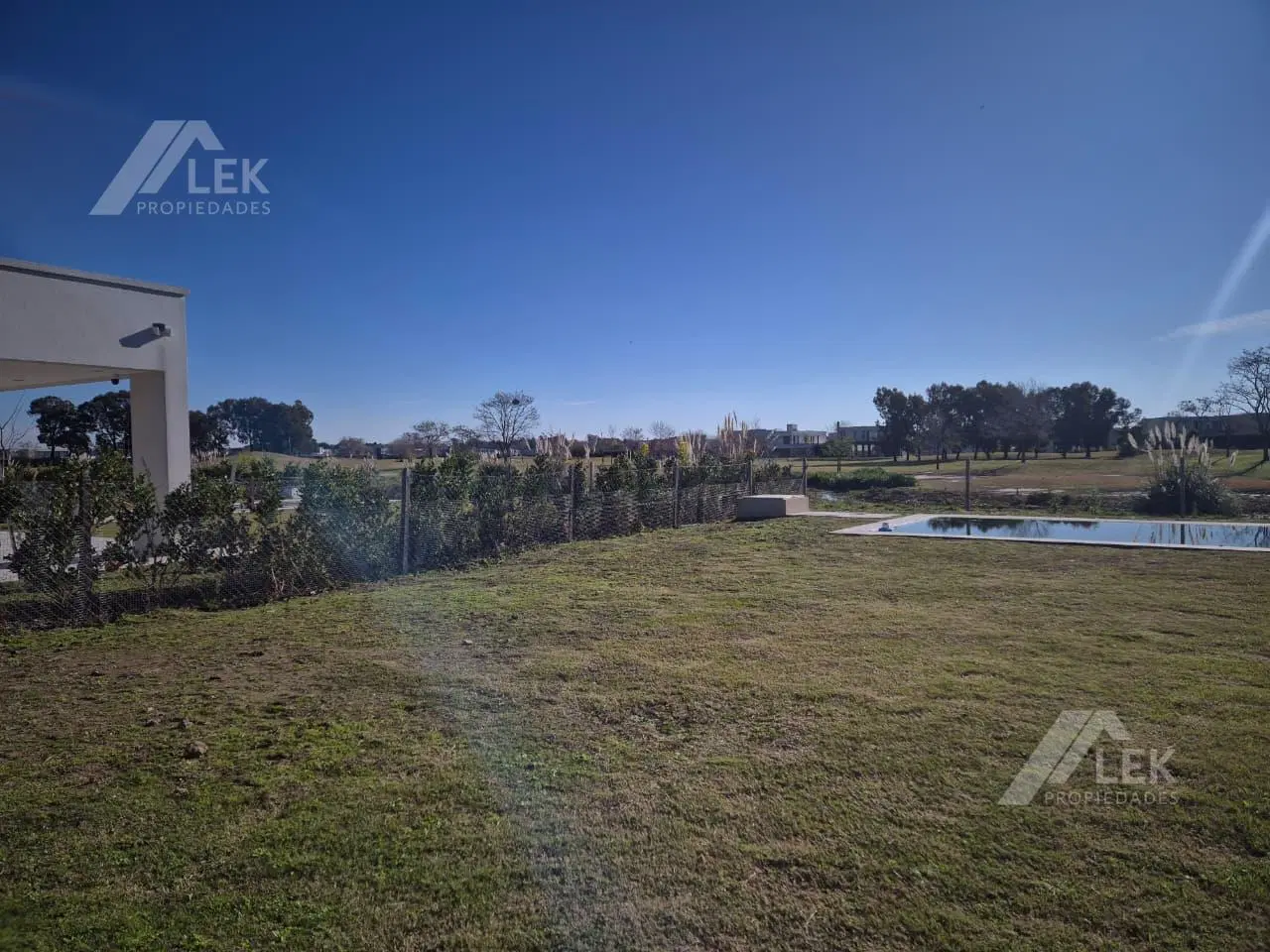 CASA EN DOS PLANTAS , VENTA, EL CANTON GOLF, ESCOBAR, PISCINA, A BRAZO DE AGUA 3