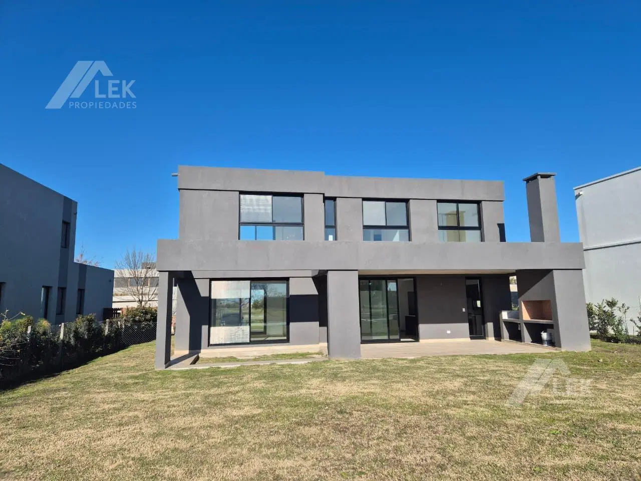 CASA EN DOS PLANTAS , VENTA, EL CANTON GOLF, ESCOBAR, PISCINA, A BRAZO DE AGUA 8