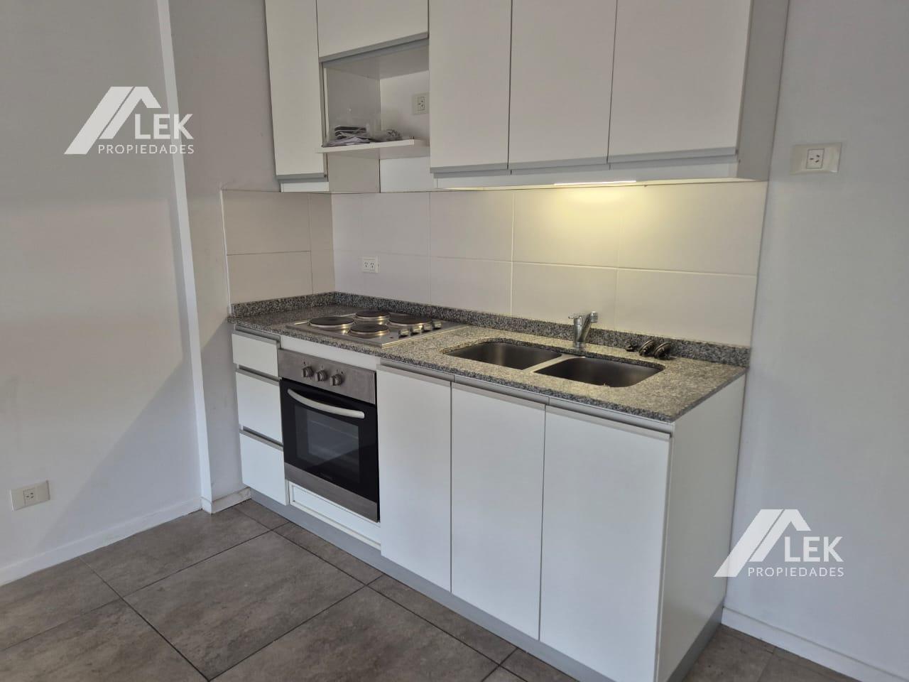 Foto de DEPARTAMENTO 3 AMBIENTES COCHERA, VENTA, SAAVEDRA, CON RENTA DIC 2026, imagen 2