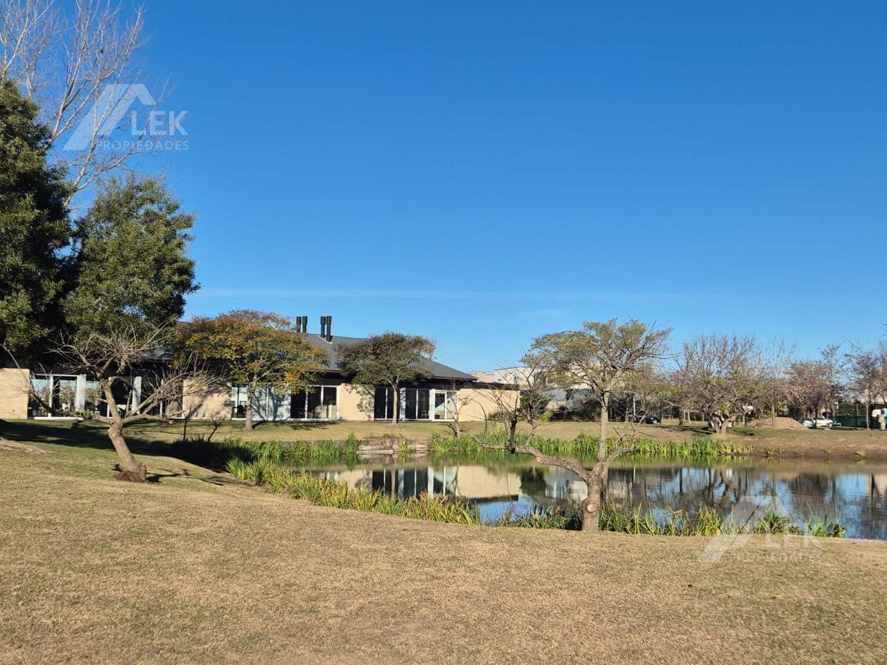 Foto de CASA EN EL CANTON NORTE, ESCOBAR, 4 AMBIENTES, VENTA, AL AGUA, imagen 1