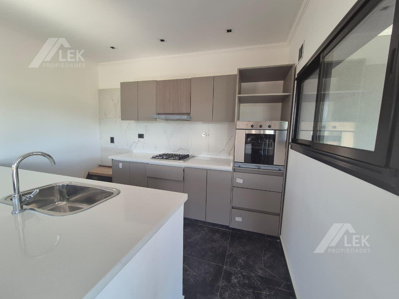 Foto de CASA 4 AMBIENTES A ESTRENAR EN BARRIO SAN PABLO, PILAR, VENTA EN UNA, imagen 3