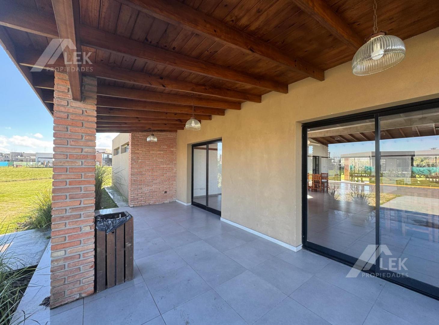 Foto de CASA 4 AMBIENTES A ESTRENAR EN BARRIO SAN PABLO, PILAR, VENTA EN UNA, imagen 1