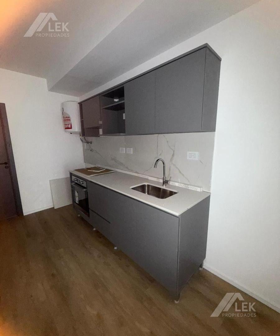 Foto de DEPARTAMENTO , SEMIPISO 2 AMBIENTES A ESTRENAR ,VENTA PARQUE CHAS, imagen 2