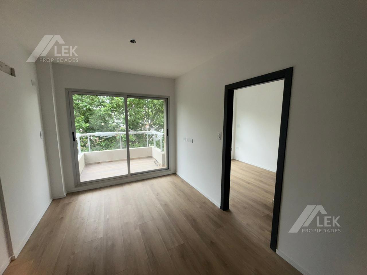 Foto de DEPARTAMENTO , SEMIPISO 2 AMBIENTES A ESTRENAR ,VENTA PARQUE CHAS, imagen 3