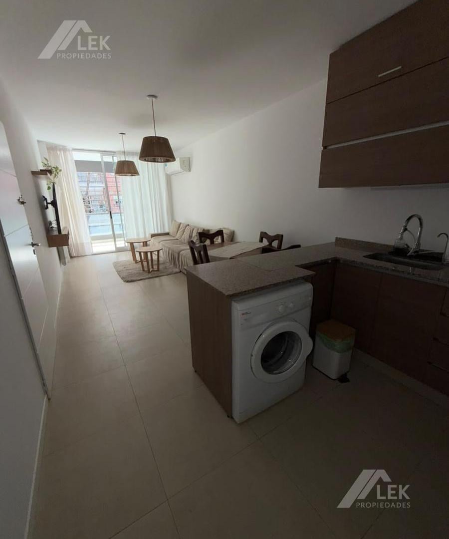Foto de DEPARTAMENTO SEMIPISO 2 AMBIENTES EN ALQUILER CABALLITO, imagen 3