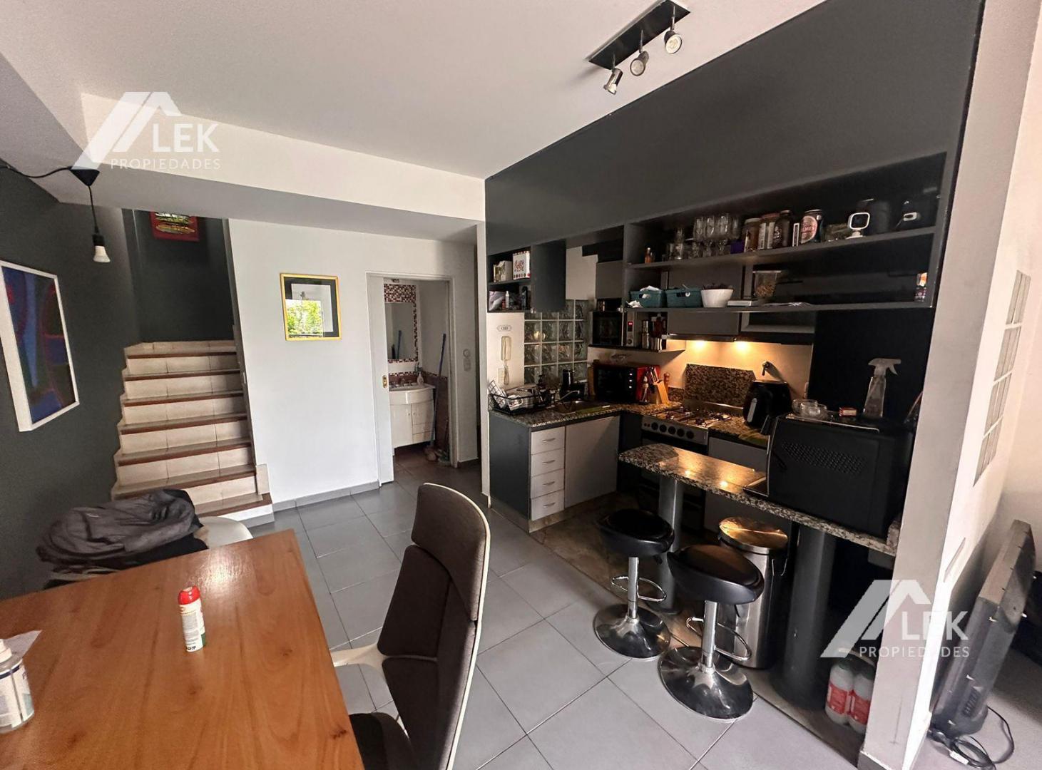 Foto de Departamento en Saavedra, tipo PH, con balcon, cochera fija y terraza, imagen 1