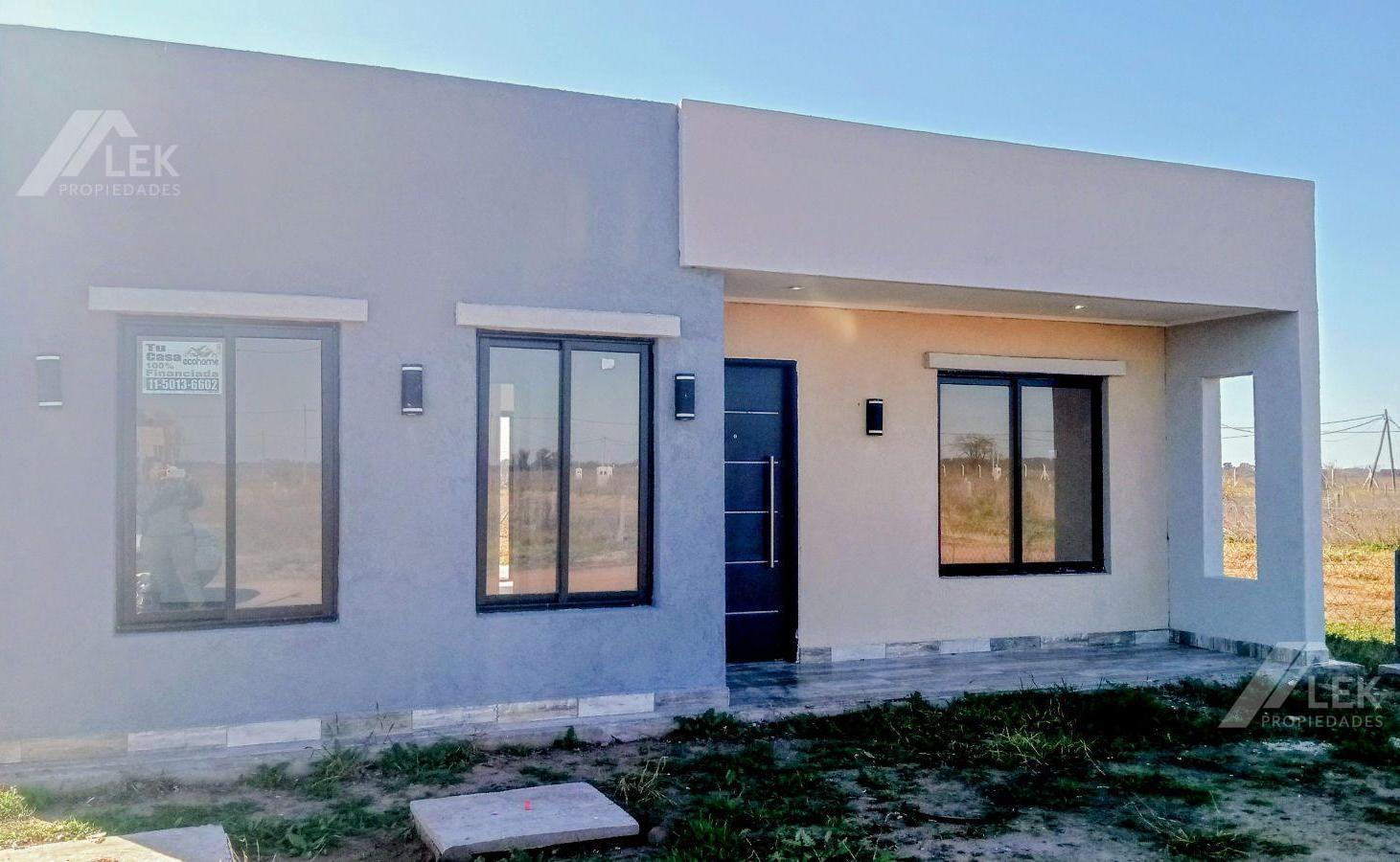 Foto de Venta Casa 3 Ambientes a Estrenar Piscina -Permuta - Barrio Cerrado La, imagen 1