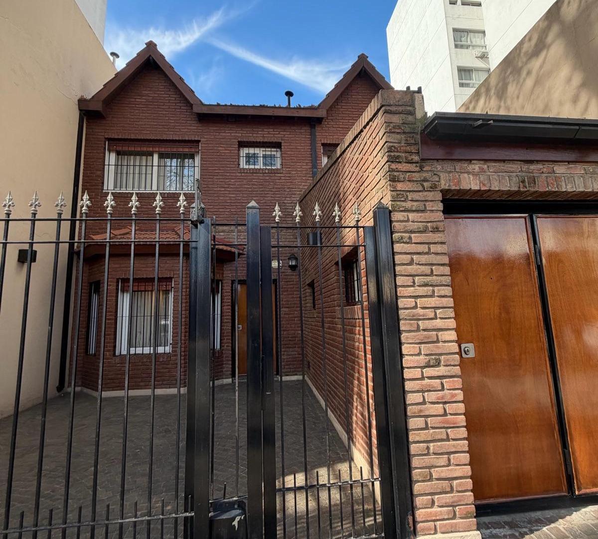 Foto de Casa en dos plantas con jardín, piscina, cochera cubierta VENTA ,VILLA, imagen 5