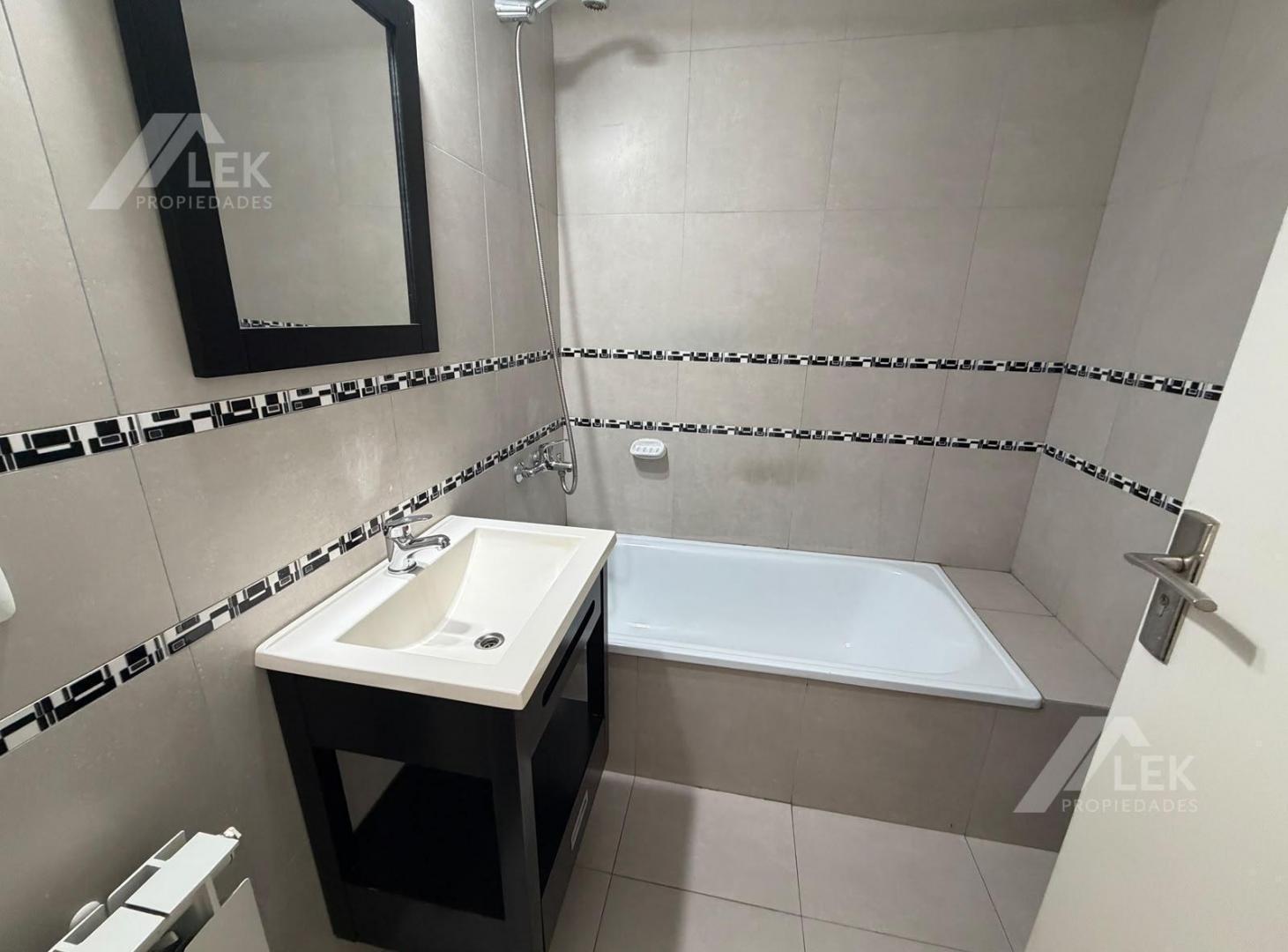Foto de Departamento monoambiente en alquiler Colegiales, SUM laundry terraza, imagen 5