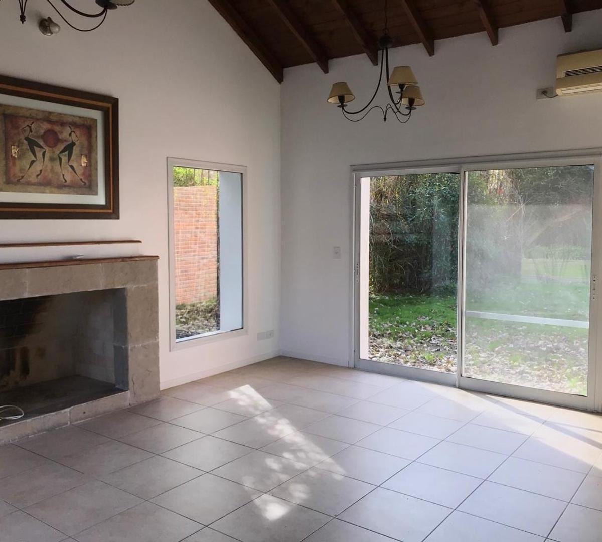 Excelente Casa en Santa Barbara. Ingreso Inmediato! 1