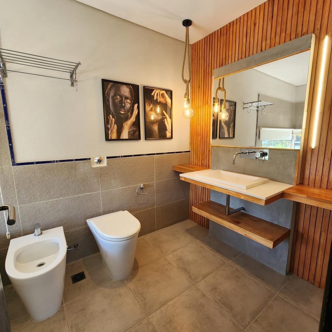 Hermosa Casa en Los Sauces con Piscina y Amplio Jardín! 5