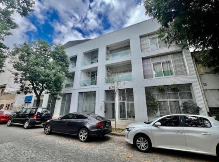 HERMOSO DEPARTAMENTO EN PARQUE CHAS 5