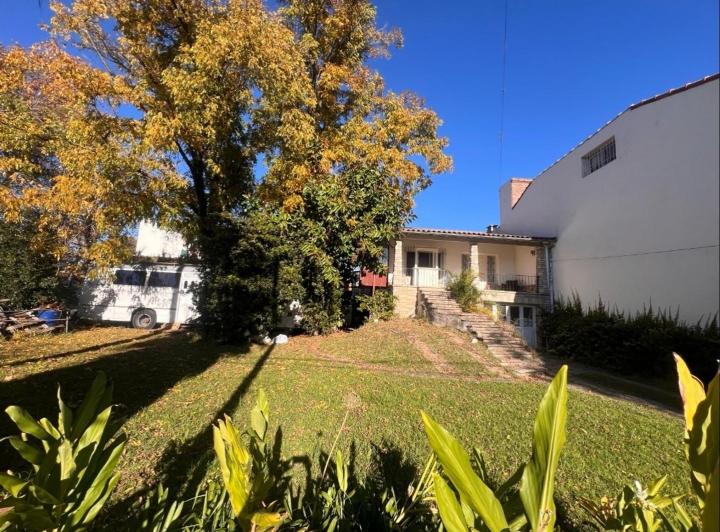 2 CASAS A REFACCIONAR IDEAL INVERSION-TIGRE CENTRO!!! 4