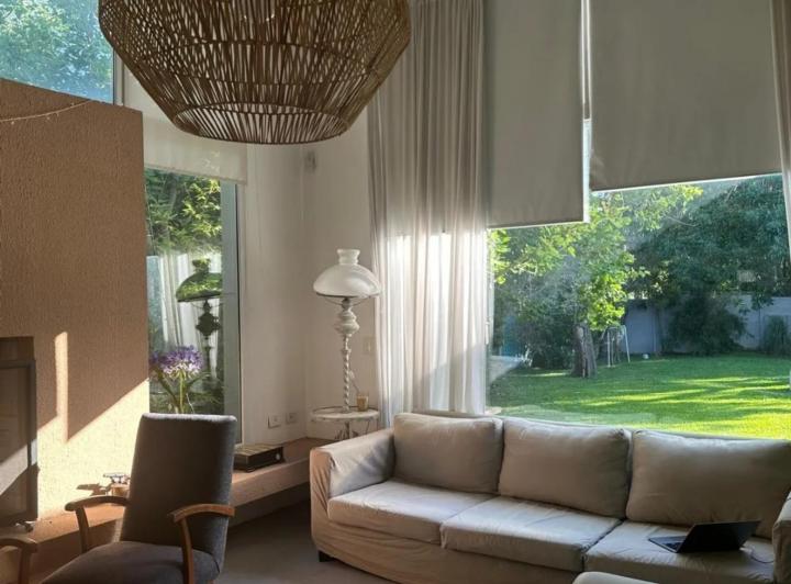 CASA MODERNA - ALQUILER ANUAL- AMOBLADA CON PILETA 2
