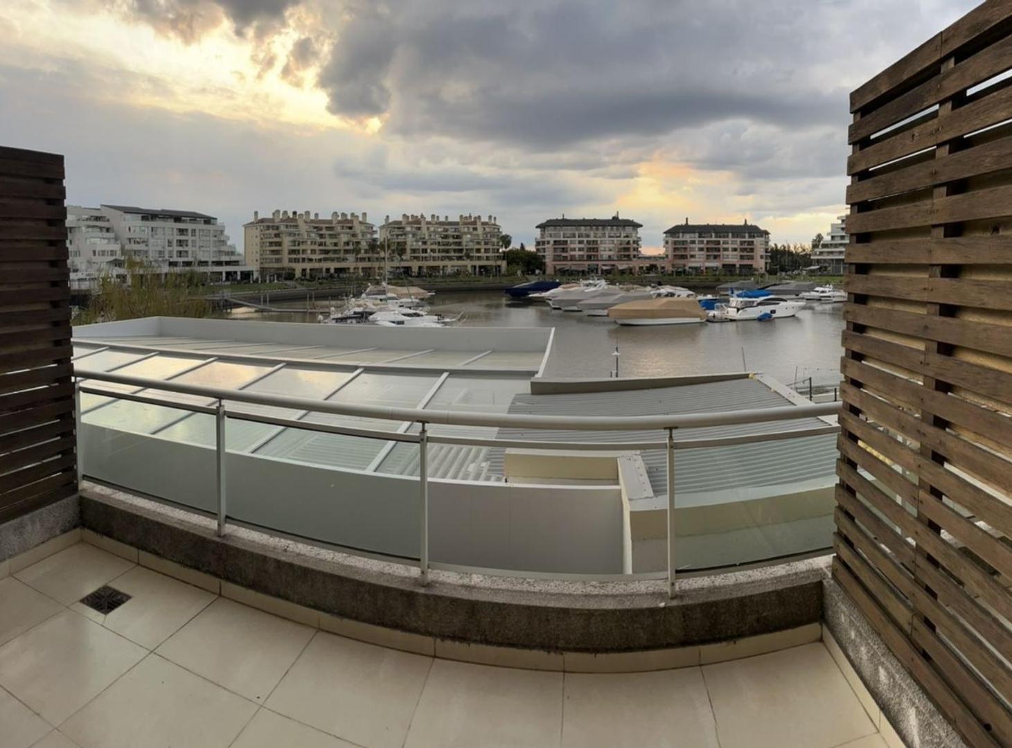 Monoambiente amoblado con vista a la bahia