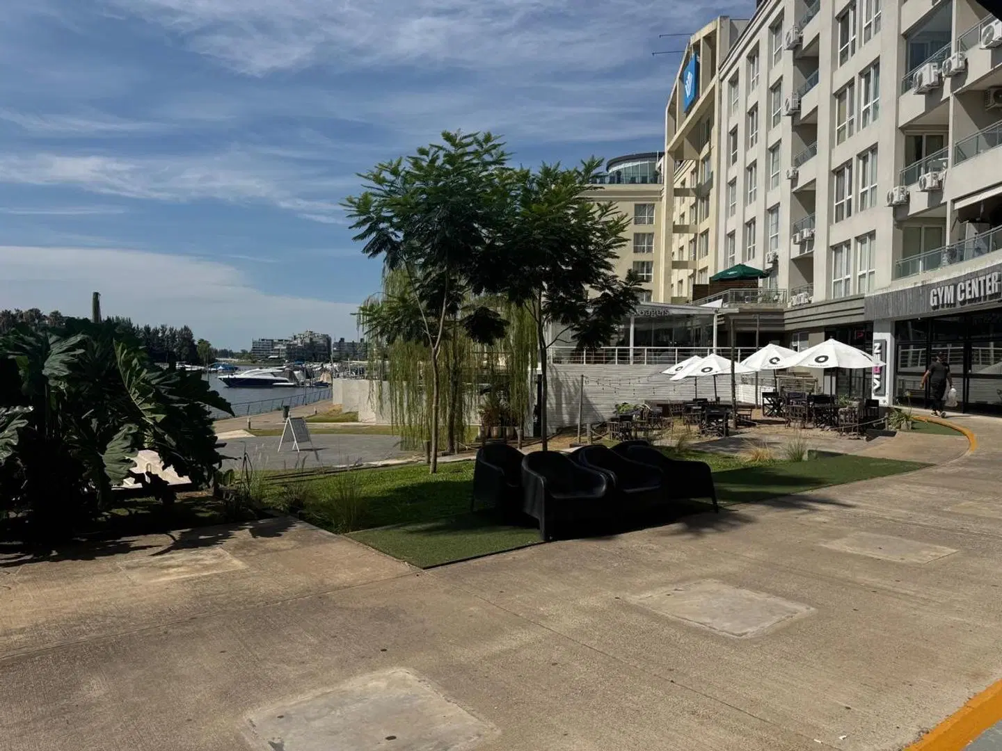 Excelente local en Condominios de Bahia Grande 5