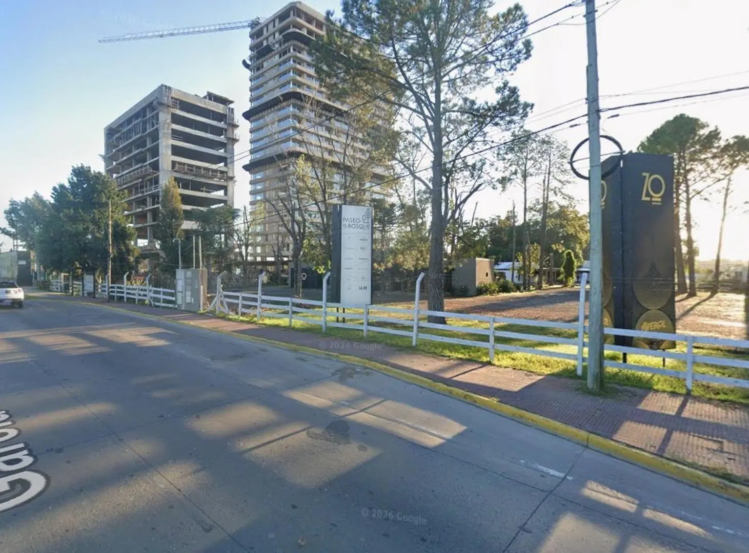 Terrenos disponibles frente a Riviera Park. 5