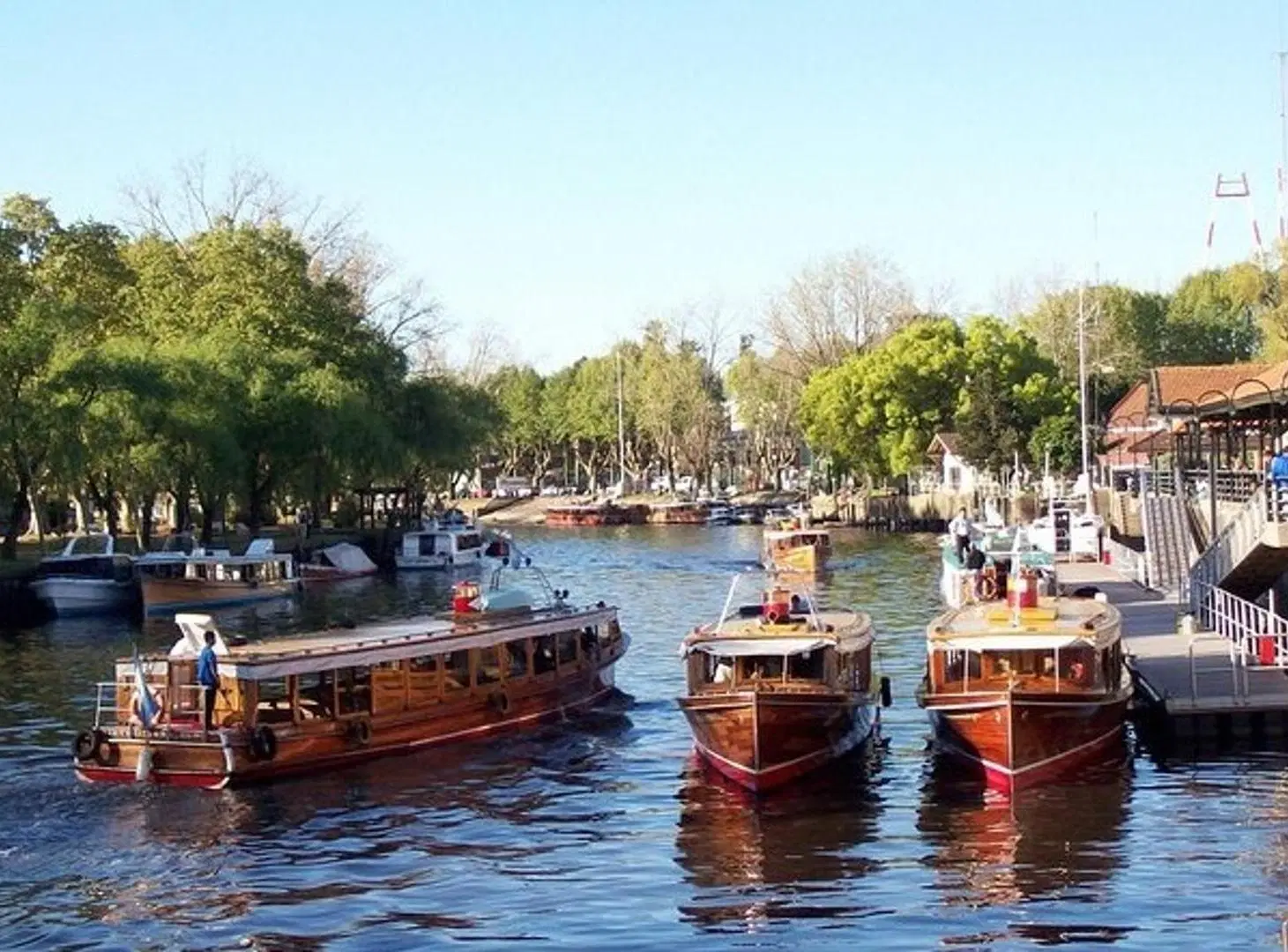 Marina para 80 barcos / Lujan. 3