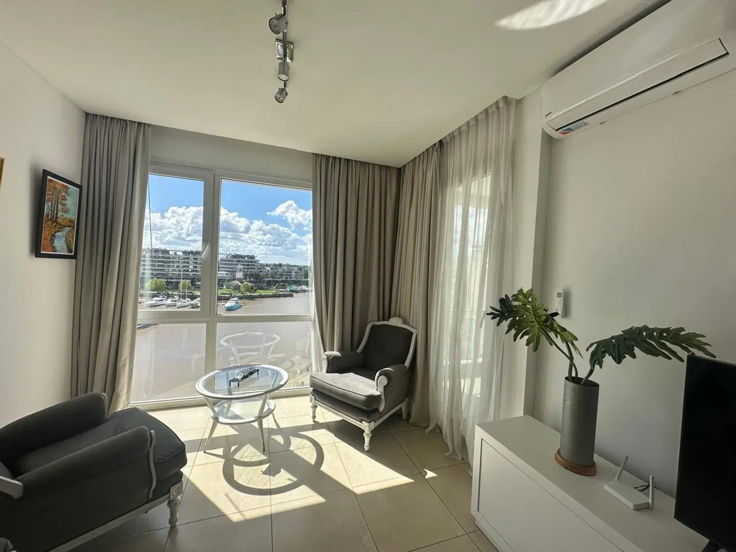 Condominio en esquina amoblado y equipado 2