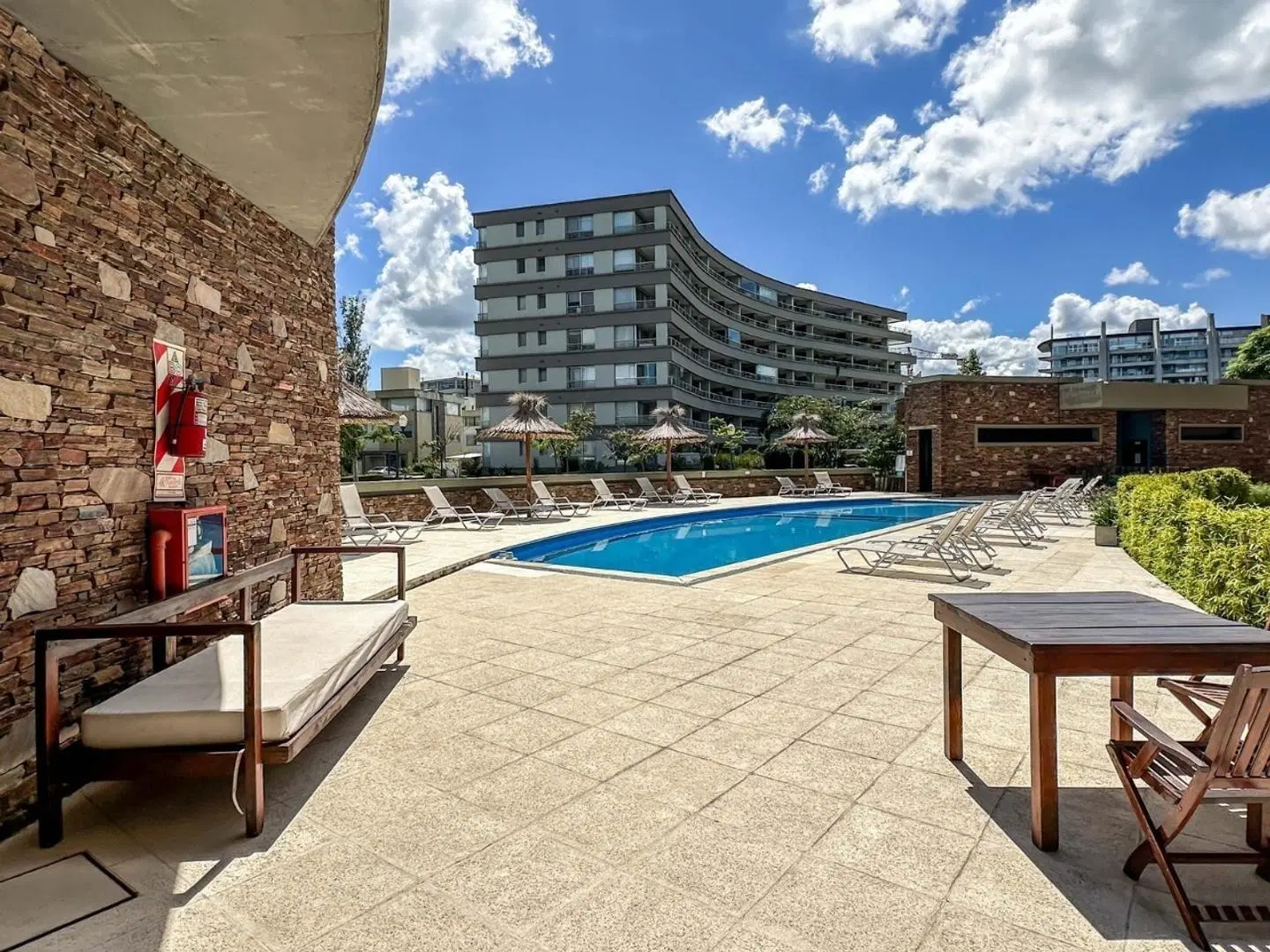 Departamento en Praia tipo duplex con pileta y parrilla. 5